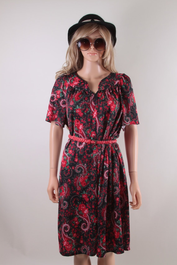Paisley Red and Black Polyester Sleeping Gown or D