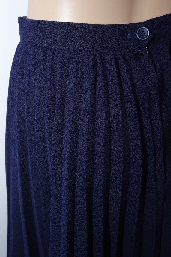 navy skirt size 20