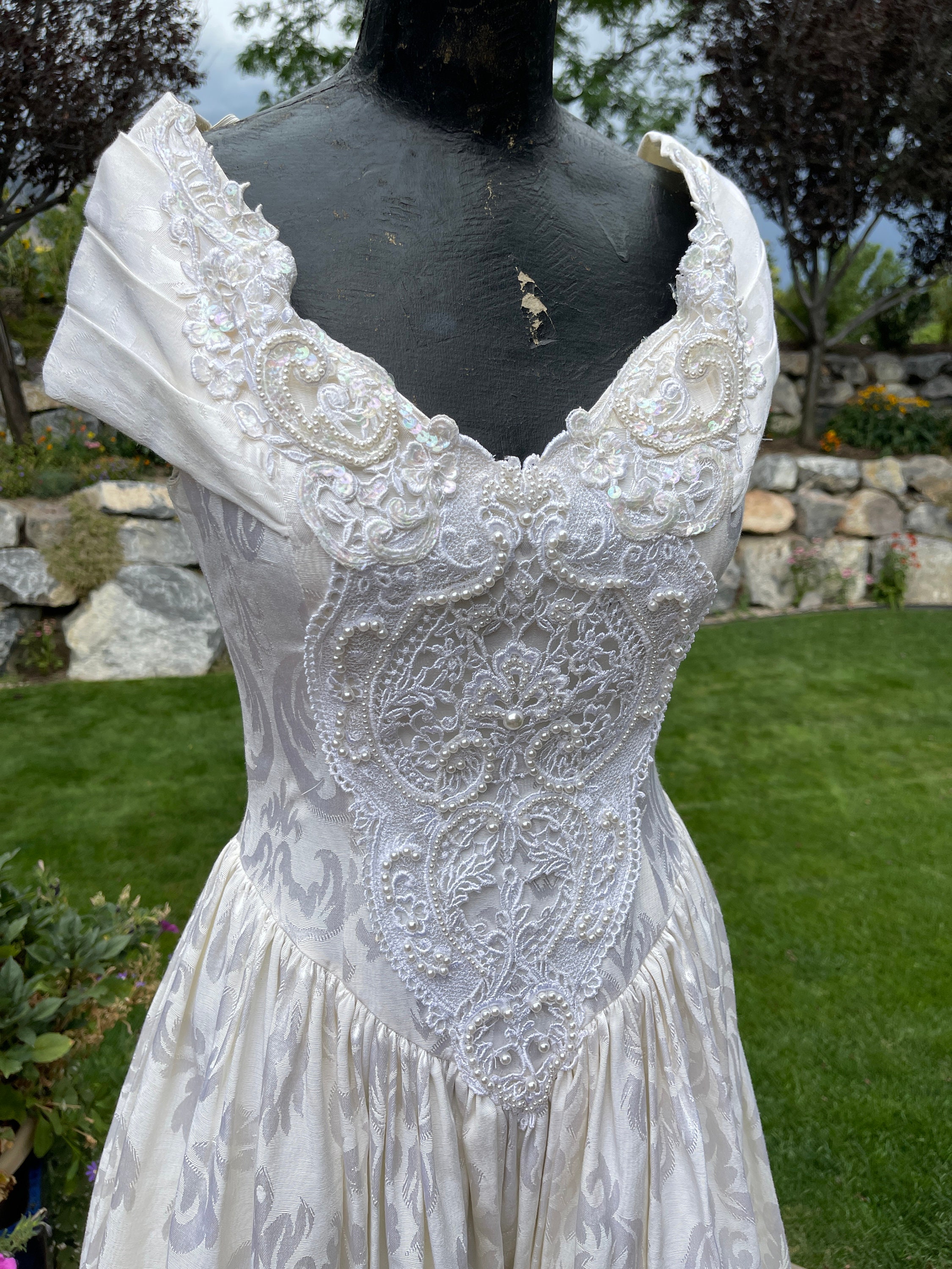 JESSICA McCLINTOCK BRIDAL カラードレス サイズ4 Jessica McClintock 700104 Size 6 Ivory/Nude - Pierre's Bridal