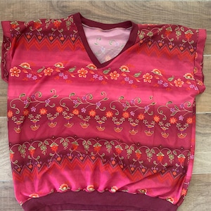 Red, V Neck, 1970s T-Shirt, Tank Top, Sleeveless, Floral Patterns, Fashion, Clothes, Outfit, Vintage, ~ 20-01-977