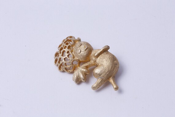 Broche Vintage Ange En Relief Avec Cristaux Couleur Or - État Bon - Bijou Rétro Finement Strié