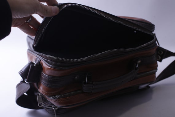 Brown Camera Bag with 3 Padded Compartments, Zipper Lock, Shoulder Bag, Medium Messenger Gen III in light brown | Robust leather  main image 3