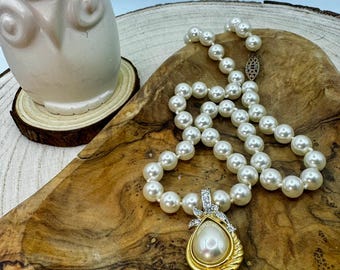 Vintage 70s Roman Faux Pearl Rhinestone Necklace