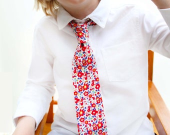 Boys Liberty print tie - Page boy tie - Toddler Formal Tie - Childs Floral Tie - Daddy and me Tie - Page boy outift