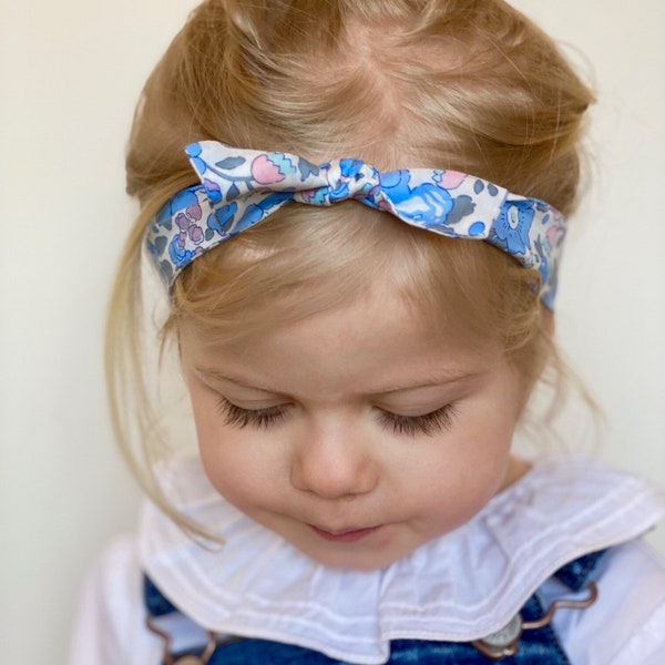 Bandeau pour bébé - Nœud supérieur à imprimé Liberty - Serre-tête doux pour bébé - Accessoire pour séance photo nouveau-né - Cheveux de bébé - Noeud floral pour cheveux pour tout-petits