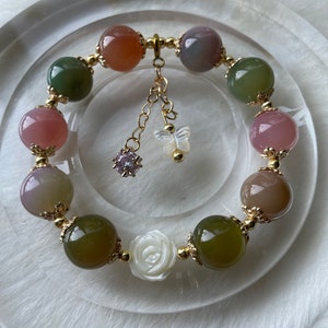High Quality Yanyaun Agate Carved Shell Pearl Charm, Insect Bead, White Seashell Bead, Selectbeads, Carved Gemstone