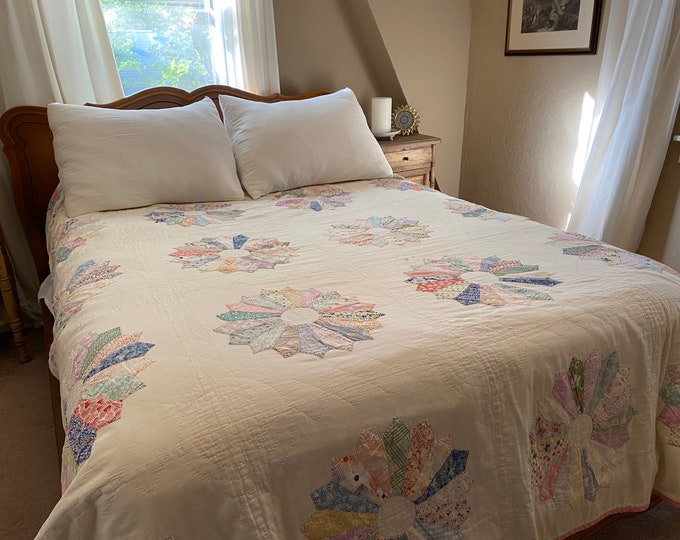 VINTAGE DRESDEN QUILT Feedsack Quilt Pastel Feedsack Quilt Dresden