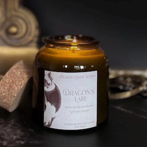 Vela de cera de soja perfumada de 226 g con diseño de dragón // Aroma a naranja sanguina y jengibre // Regalo TTRPG // Vela acogedora // Decoración para el hogar Castlecore // Vidrio verde