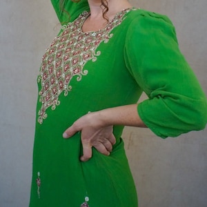 70s Traditional Indian Gown Green Pleats Shoulder Gauze Midi Scoop Neck Sari Formal Dress Handmade Gold Embroidery Beadwork India Saree S/M
