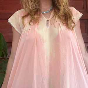 Y2K Tye Dye Nightie: Peach Yellow Lace Trim Flutter Sleeve Gown
