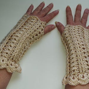 Crochet lace fingerless gloves