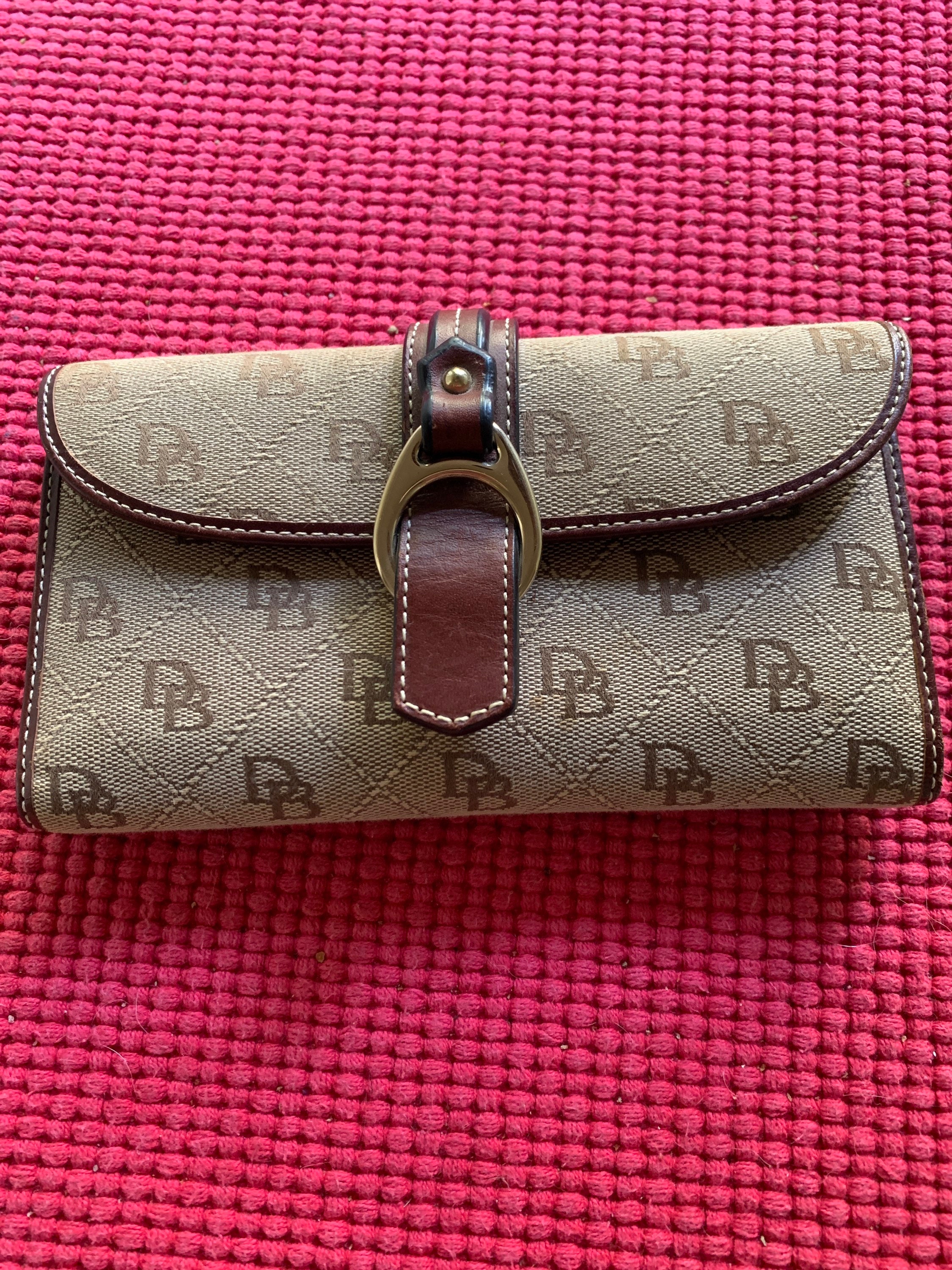 dooney and bourke checkbook holder