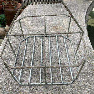 Vintage Metal 4 Bottle Carrier