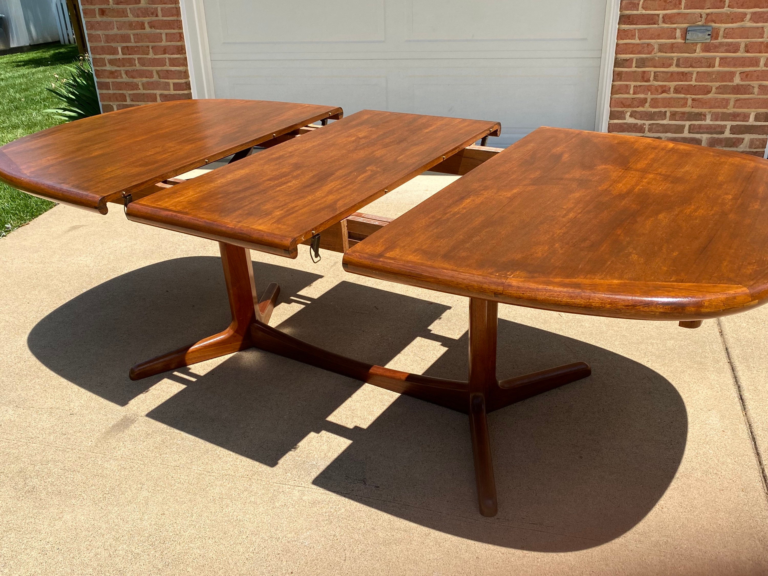 Teak Dining Table With Glass Top: A Blend Of Traditional And Modern