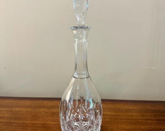 Decantador vintage de cristal tallado con tapón: Cristalería de lágrima, 38 cm de alto