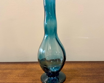 Jarrón decantador vintage de vidrio soplado a mano color azul verdoso, década de 1960, 31,75 cm de altura.