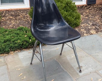 Vintage Mid Century Modern Fiberglass Shell Chair Michigan Tube 1960s