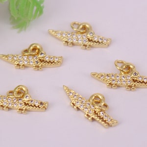 HOT 30Pcs 7x15mm Chapado en oro Forma de cocodrilo Cobre Metal Blanco CZ / Zircon beads connector Charm / colgante / Pendiente / collar, Hallazgos de joyería
