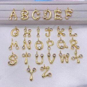 CALIENTE 10-26pcs 15x19mm Chapado en oro y plata Alfabeto A-Z Letras CZ/Cuentas colgantes de circón, Conector Pendientes/Collar/Encanto, Hallazgos de joyería