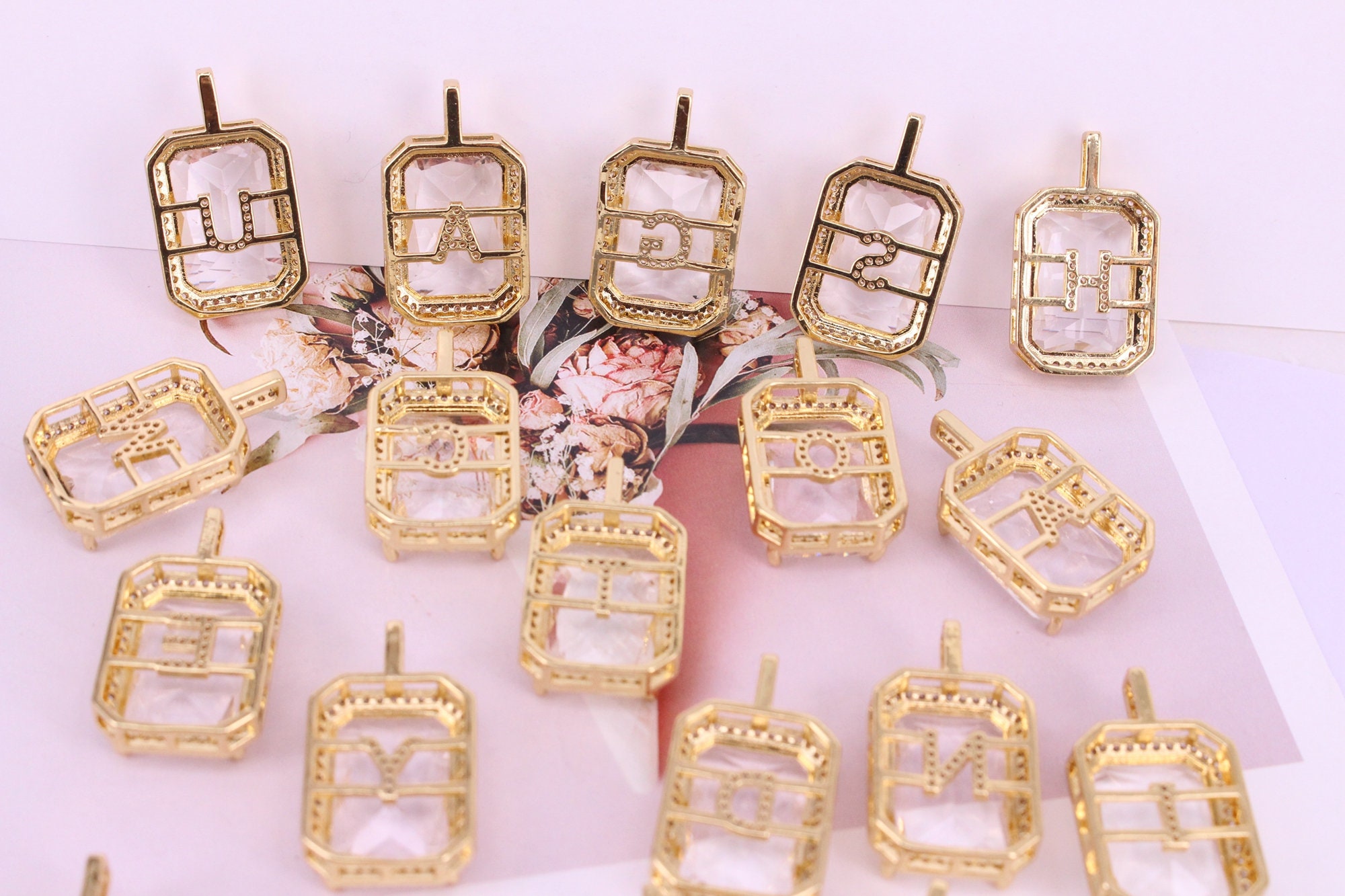 名台詞チャーム 全種 HOT 10-26pcs 15x26mm Gold Plated Rectangle Alphabet A-Z