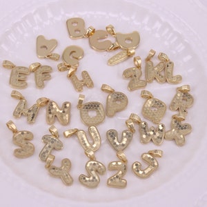 CALIENTE 10-26 unids 10 mm Corte CNC Letras A-Z del alfabeto chapado mezclado cuentas colgantes de metal de cobre, conector Pendientes / collar / encanto / Fabricación de joyas