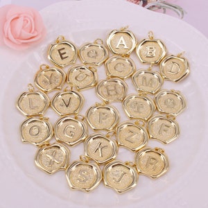 Caliente 26 piezas 15x18mm chapado en oro manzana alfabeto A-Z letras colgantes, cuentas de Metal de cobre, conector encanto/pendientes/collar/joyería