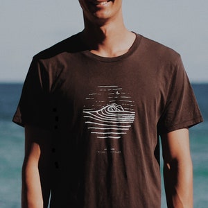 Herren Surf Shirt - Bio-Baumwolle-Shirt - Nacht Surfen - Ozean Print Shirt - Herren Grafik t-Shirt - Surfen Shirt Männer - flache Riff Studio