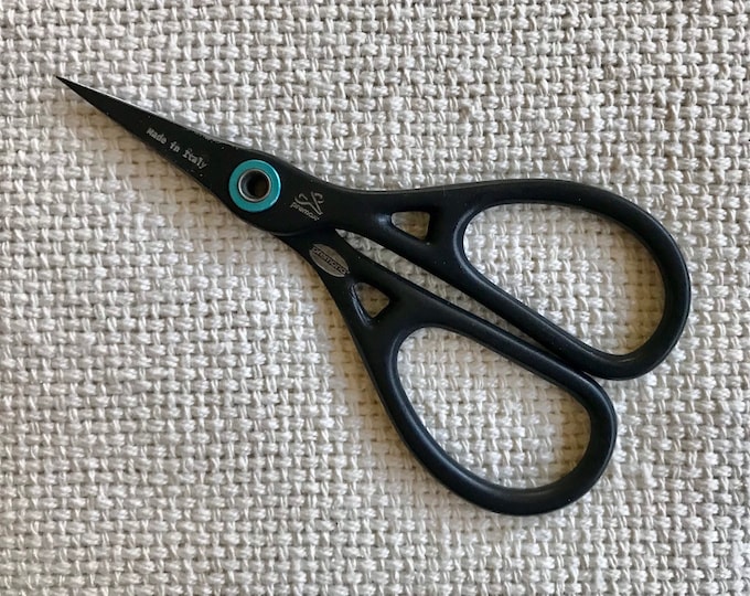 Premax 3-3/4" Black Embroidery Scissors X300
