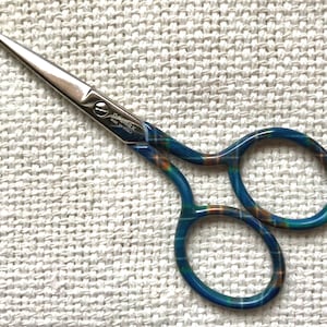 Premax 3-1/2 inch Tartan Blue, Red or Green Plaid Embroidery Scissors