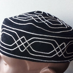 Kufi gebedsmuts Etnisch geborduurd glidkruid Fluwelen muts BOHO Hippie hoed Aziatische pet Tribal hoed Islamitische hoed