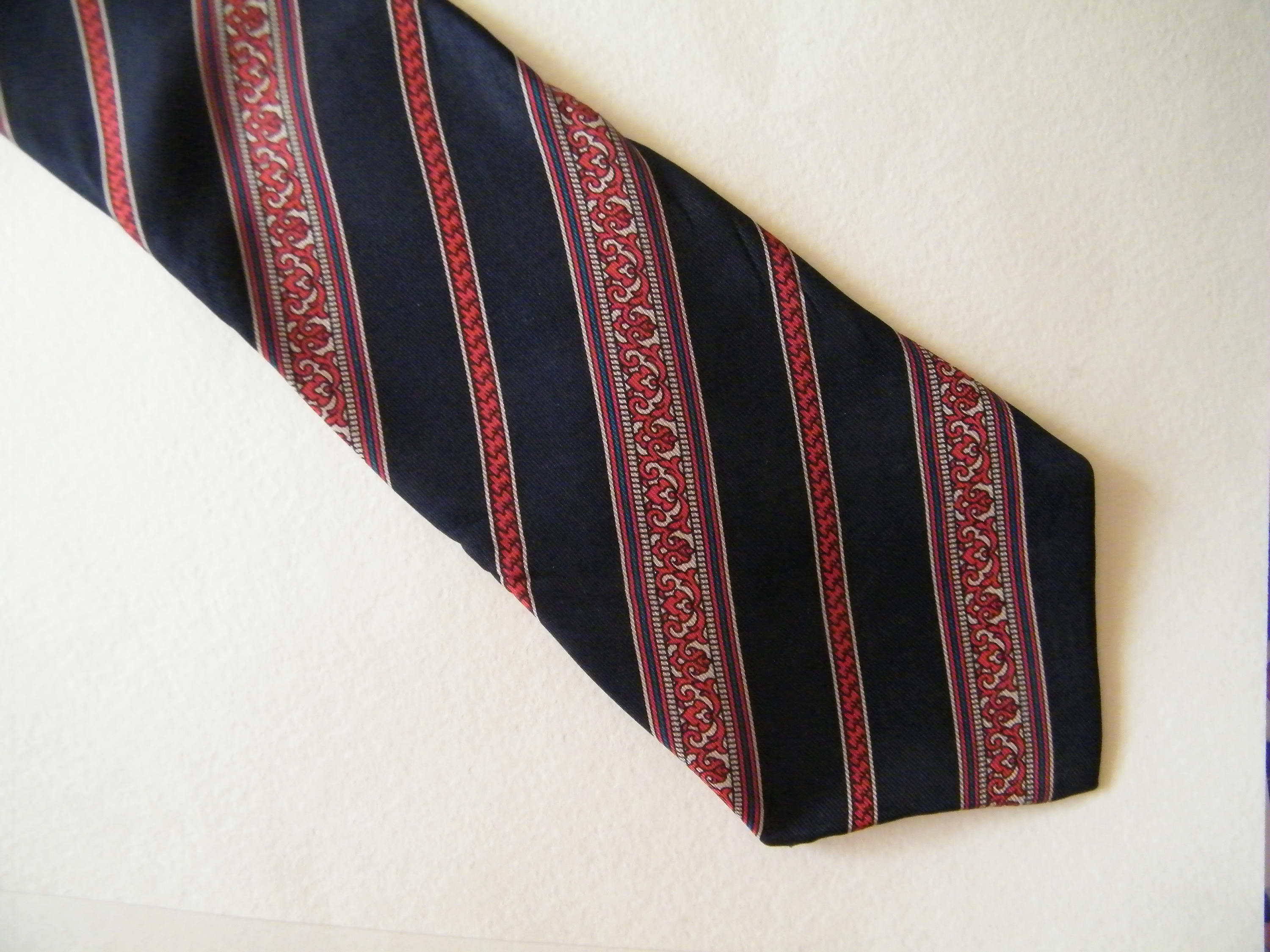 givenchy tie