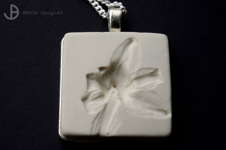 Flower necklace, matt porcelain, 76 cm 925 silver/ antique silver setting image 3