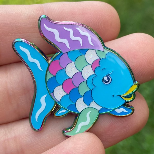 RAINBOW SCALE FISH pin