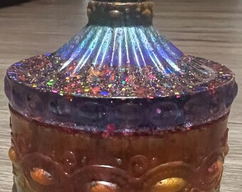 Resin jewelry box  Round 3 1/2 inches across and 2 inches deep