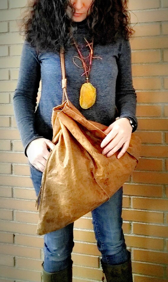 MOCHILA CRUZADA PIEL Original bolso forma triángulo | Etsy España