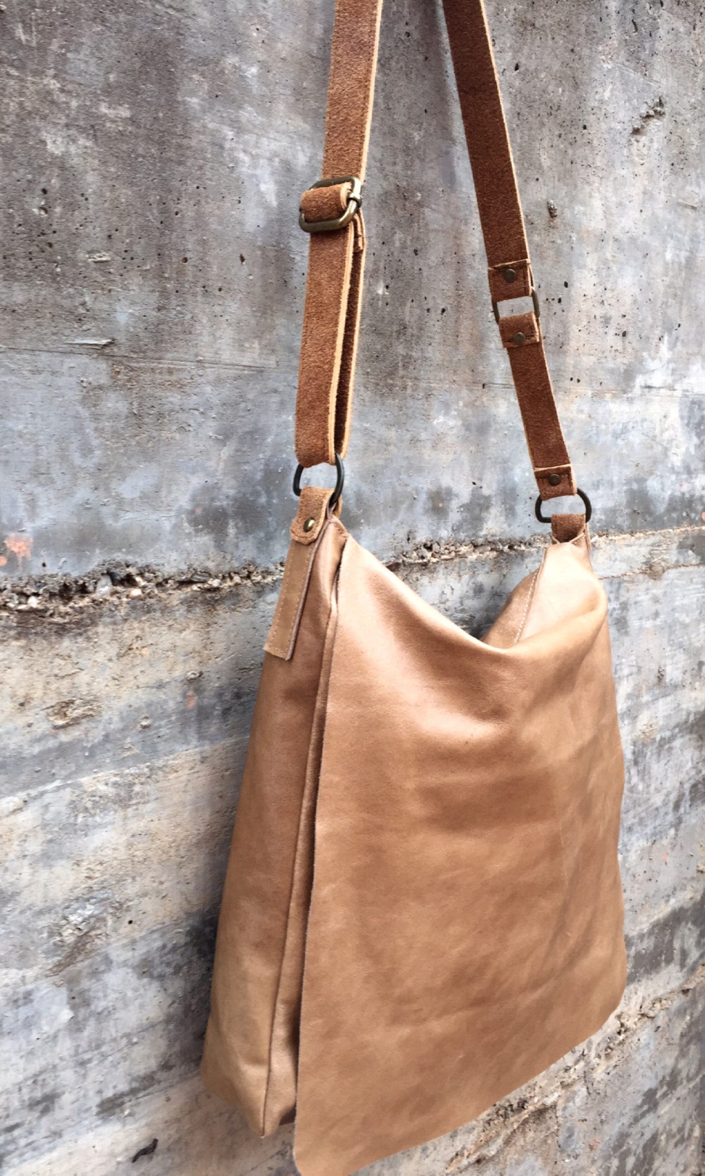 postman leather bag