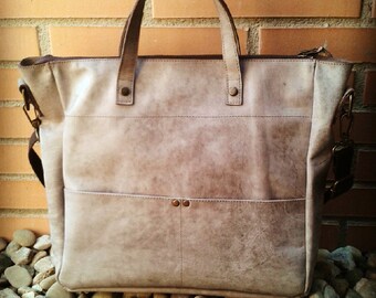 BORSA IN PELLE PER LAPTOP- Borsa in pelle urbana- Pelle di mucca grigio ghiaccio-Messenger Leather Bag- Pratica ed elegante valigetta in pelle