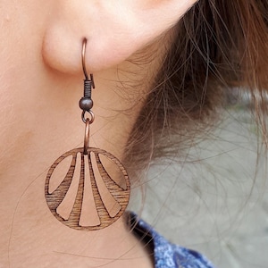Dangling earrings, in soft, unbreakable laser-cut wood. Modern geometric jewel in Asian style, customizable.