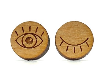 Orecchini malocchio, occhiolino. Gioielli personalizzabili. Creazione in legno inciso al laser. Magia simbolo, stregoneria, incantesimo malvagio