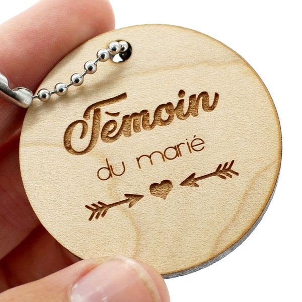 Key ring witness of the married. Small original laser engraved wooden gift, request wedding witness. Fully customizable