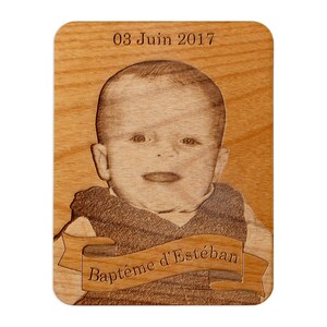 Votre photo gravée laser sur bois, avec ou sans bannière . Idée de cadeau, faire-part, d'invitation pour naissance, baptême, anniversaire...