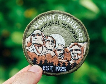 Mount Rushmore National Park Full embroidered illustrated iron-on patch