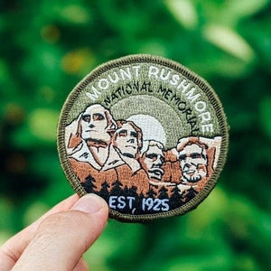 Mount Rushmore National Park Full embroidered illustrated iron-on patch