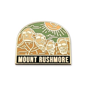 Mount Rushmore Enamel pin , National park accessories, gift for hikers