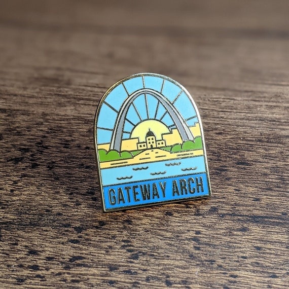 Gateway Arch National Park Enamel pin , National park accessories, gift for hikers