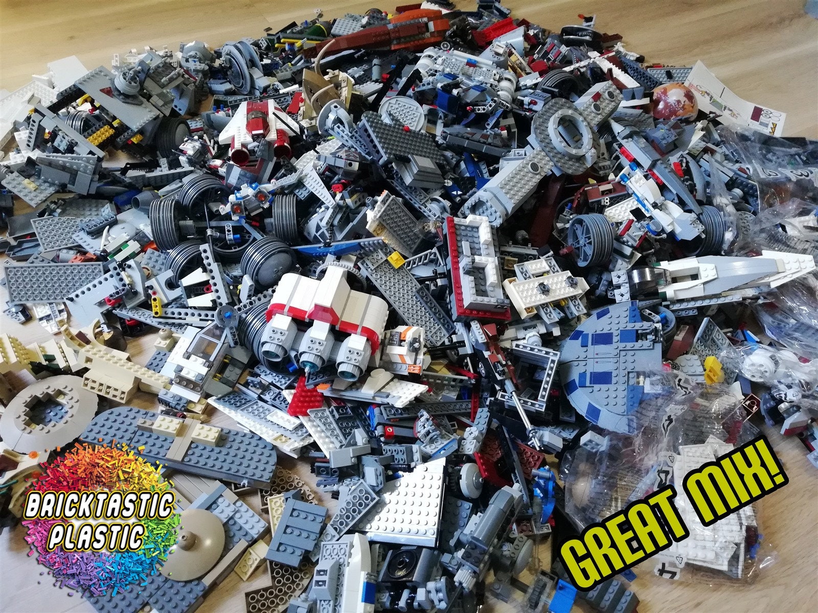 Genuine Lego Bundle 1kg-1000 pieces Mixed Bricks ! Pieces + 2 MINIFIGURES  !!!!