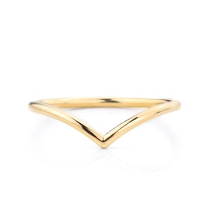 CHEVRON RING, V-Ring, 14K ring , Chevron band, gold band, wedding band, Curve band,  Unique engagement ring, wedding ring, stackable ring,