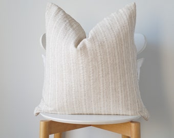 Housse de coussin beige crème à rayures