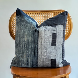Funda de almohada lumbar tejida a mano con tinte natural de cáñamo tribal neutro índigo