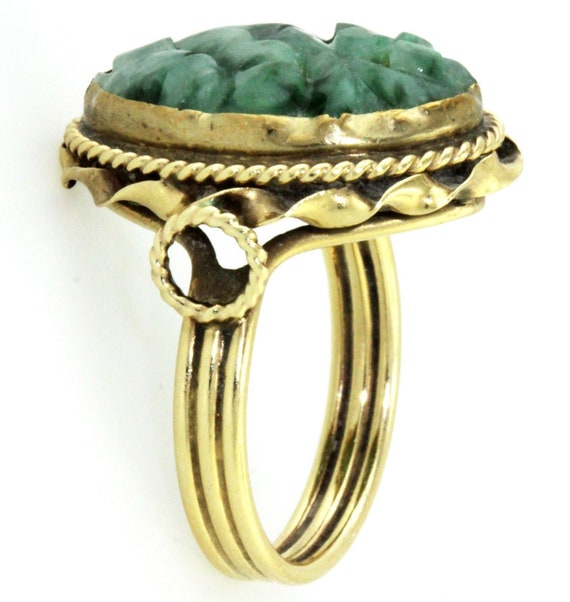 14kt Gold Carved Jade Ring Circa 1940 Ring is Han… - image 3